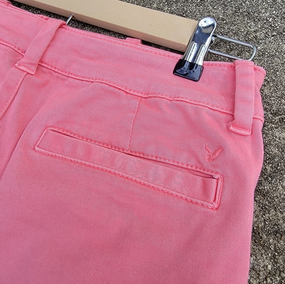 American Eagle Midi Twill Coral Pink Chino  Shorts Women's Size 8 - Picture 5 of 13